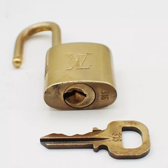 LOUIS VUITTON LV 10 Set Padlock Key Bag Charm Cadena Gold Plated France - Picture 3 of 16